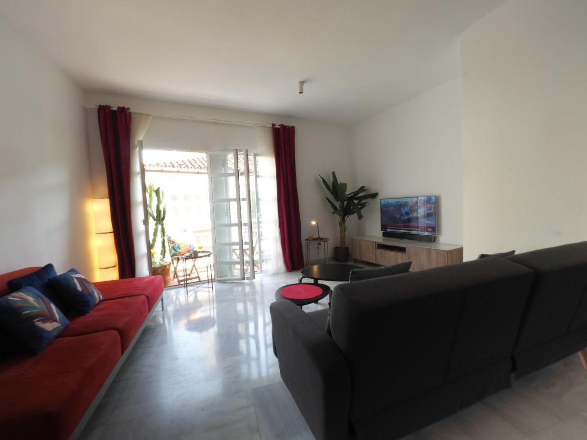 Ollerias Roomalaga By Bossh Apartments Bagian luar foto