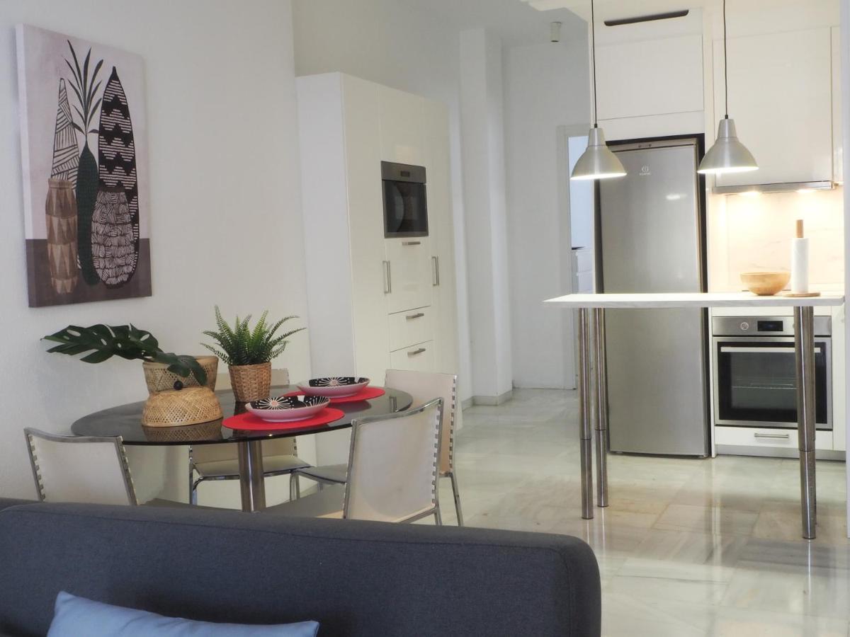 Ollerias Roomalaga By Bossh Apartments Bagian luar foto